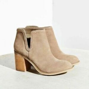 Urban outfitters Maude Suede Ankle Boots Size 8